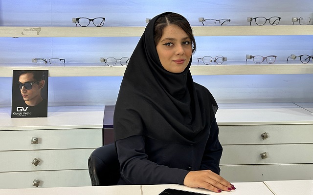 خانم زهرا کرمیان
